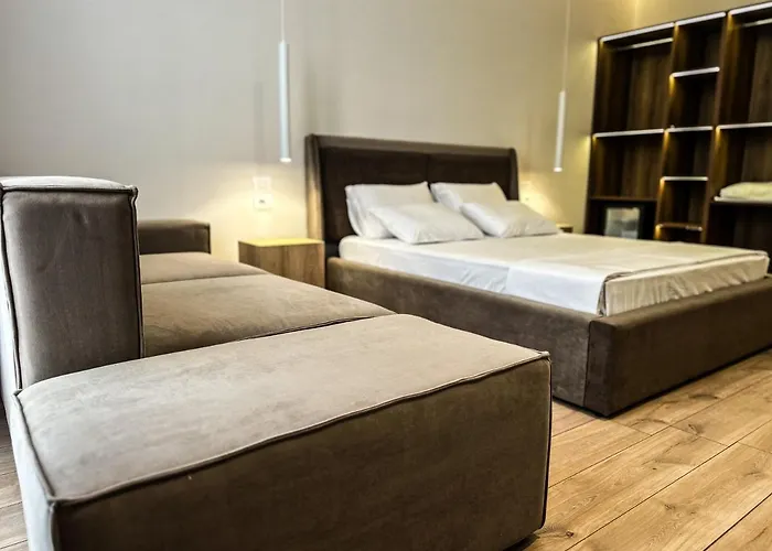 Alexander Rooms